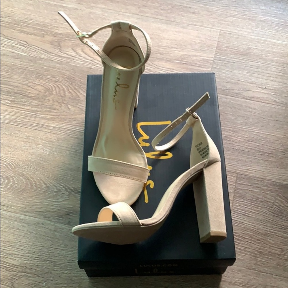 Lulus Natural/Beige Block Heels